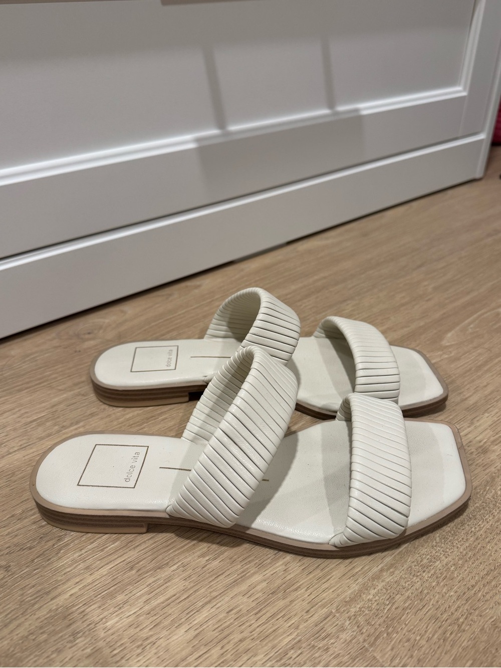 Dolce Vita White Leather Sandals Size 6